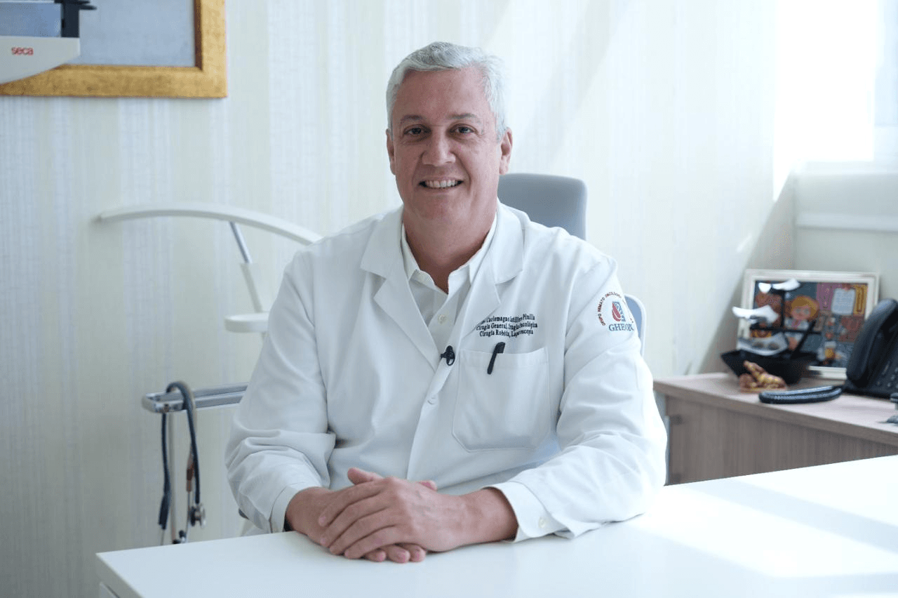 Foto de Dr. Carlomagno Castillero Pinilla